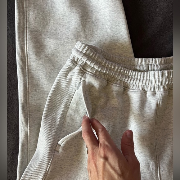 NWOT Abercrombie and Fitch YPB neoKNIT Sweatpants Small S Short Heather Grey - Picture 6 of 13